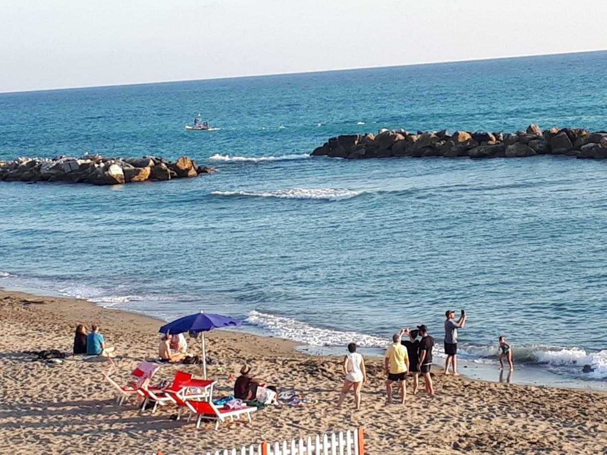 Appartamenti Enrica Moneglia Buitenkant foto